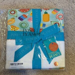 Posh Peanut Food Floatie fun hooded towel